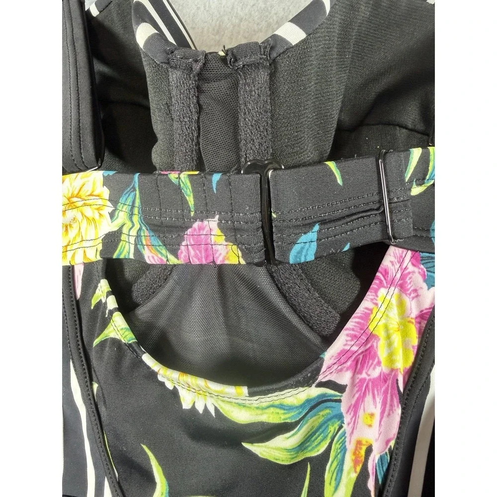 Torrid Slim Fix One Piece Swimsuit Size 2 D/DD Underwire Stripe Floral Black